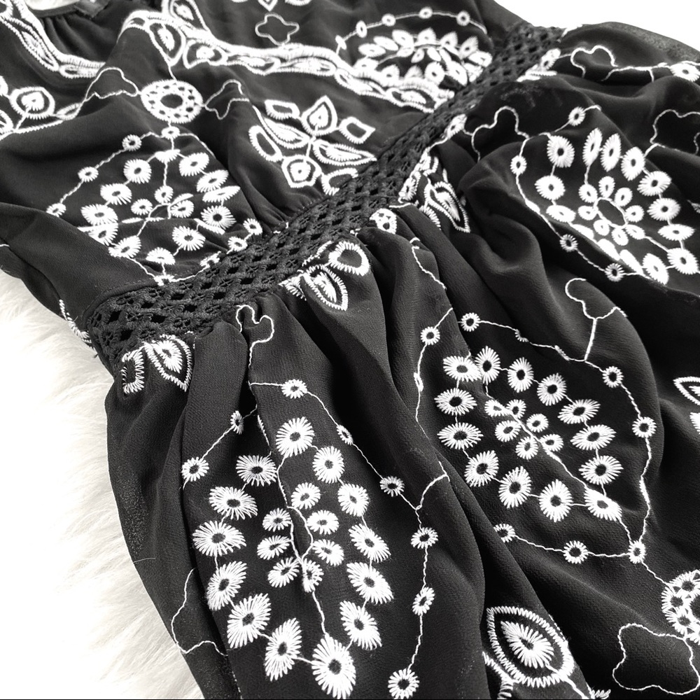 Romeo & Juliet Couture | eyelet embroidered dress - Picture 6 of 8